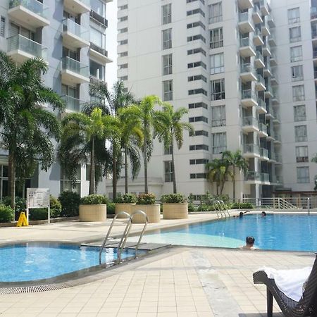 Palm Tree Condos Across Naia3 By Beth Manila Exterior foto