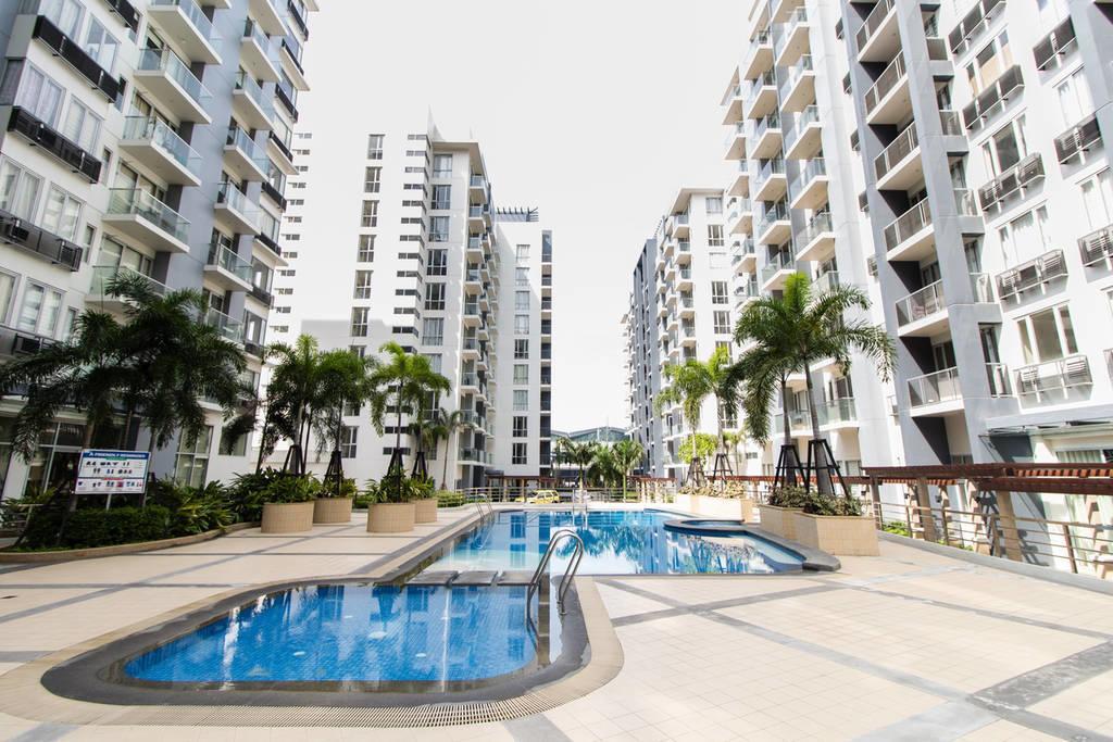 Palm Tree Condos Across Naia3 By Beth Manila Exterior foto