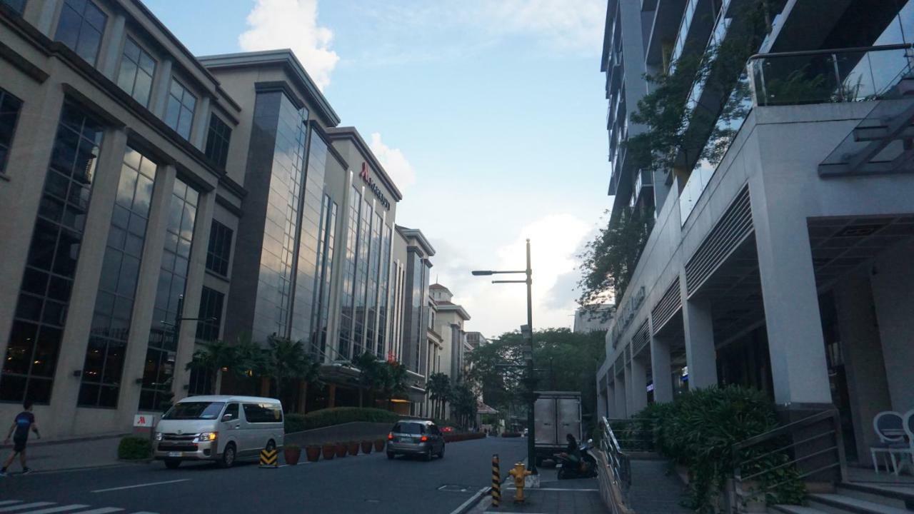 Palm Tree Condos Across Naia3 By Beth Manila Exterior foto